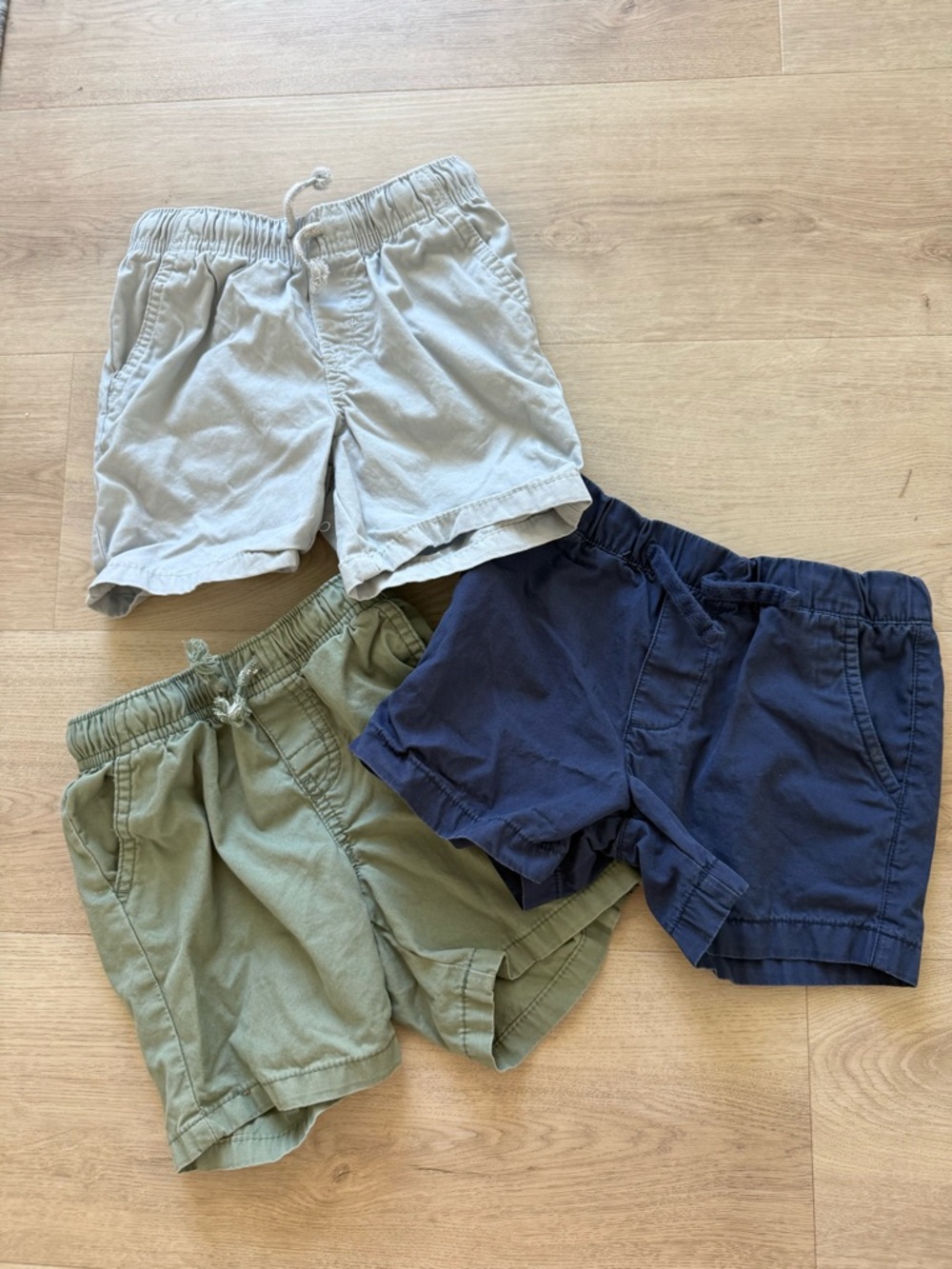 3T Cat & Jack 3-Pack Shorts in Light Gray, Olive Green & Navy